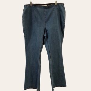 Woman’s pull-up denim jeans